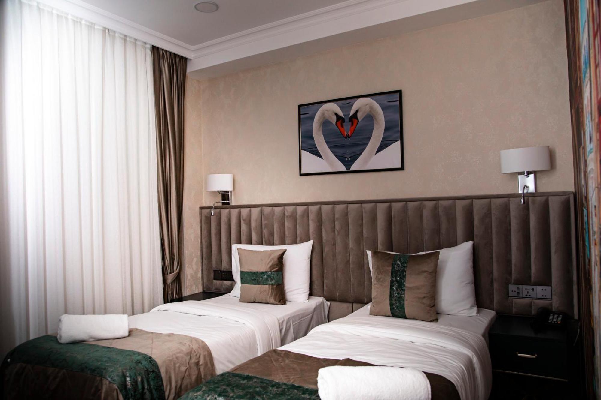 Essam Deluxe Hotel Baku Exterior photo